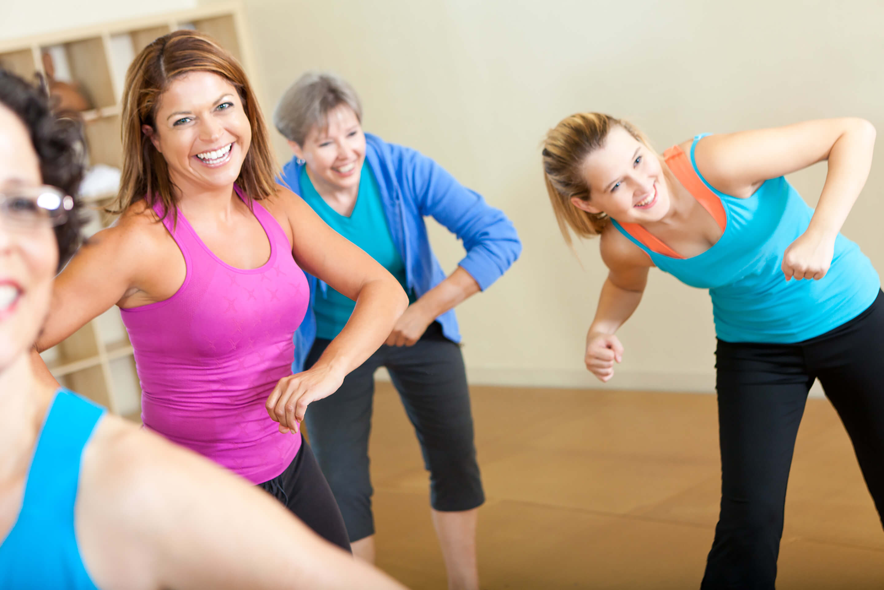 femmes faisant de la gym