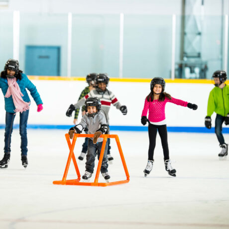 enfants à la patinoire