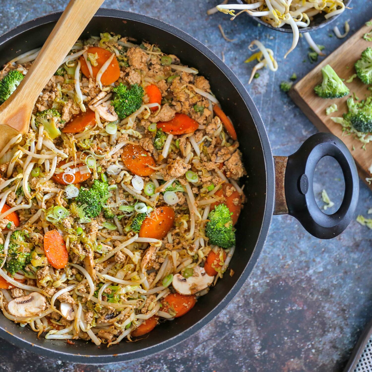 Chop suey au tofu et aux légumes du moment