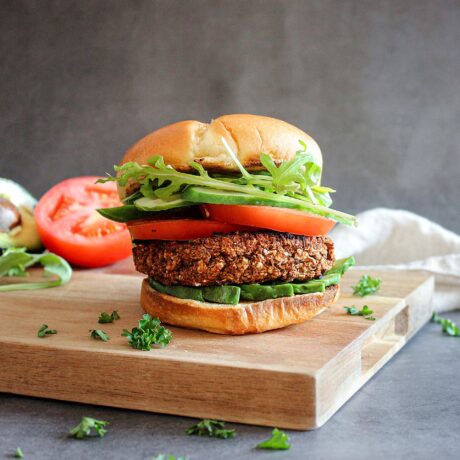 Burger végétalien aux haricots noirs