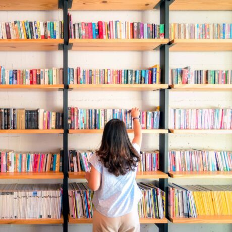 10 bonnes raisons de visiter sa bibliothèque