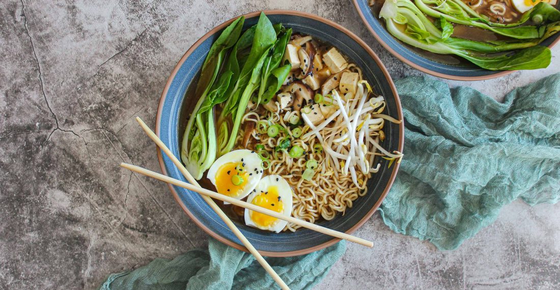 Soupe ramen miso et champignons