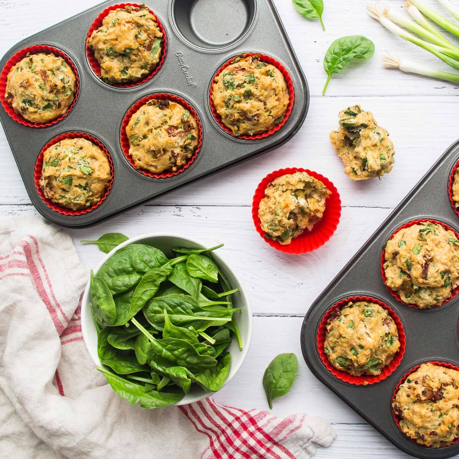 Muffins salés fromage de chèvre, tomates séchées et épinards