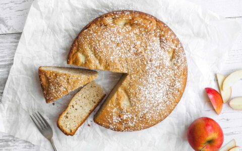 gâteau et pomme