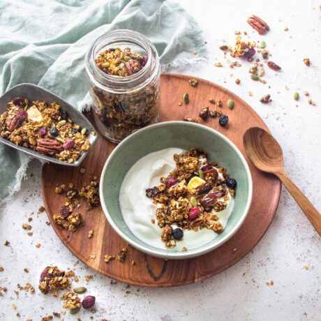 bol de yogourt avec granola